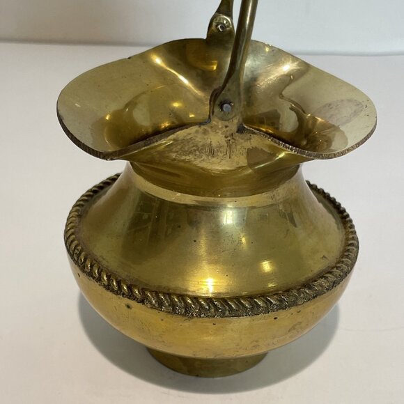 Vintage Solid Brass Vase Basket Rope Twist Accent Hinged Handle Made In India - Picture 7 of 11